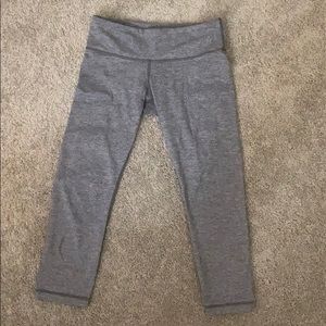 3/4 heather grey lulus! Size 6!